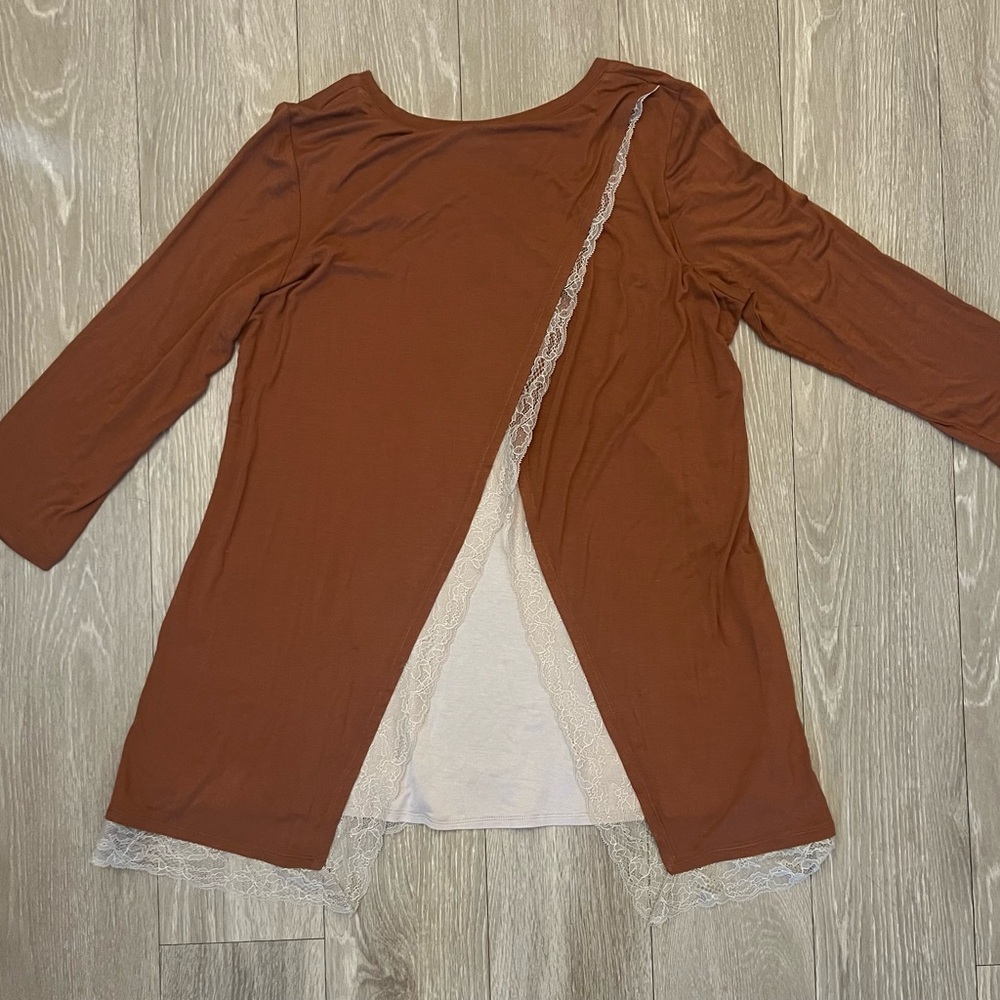 LOGO Lori Goldstein Lace Rust Cogna￼ Brown Split Back Soft Top Tunic M Layered